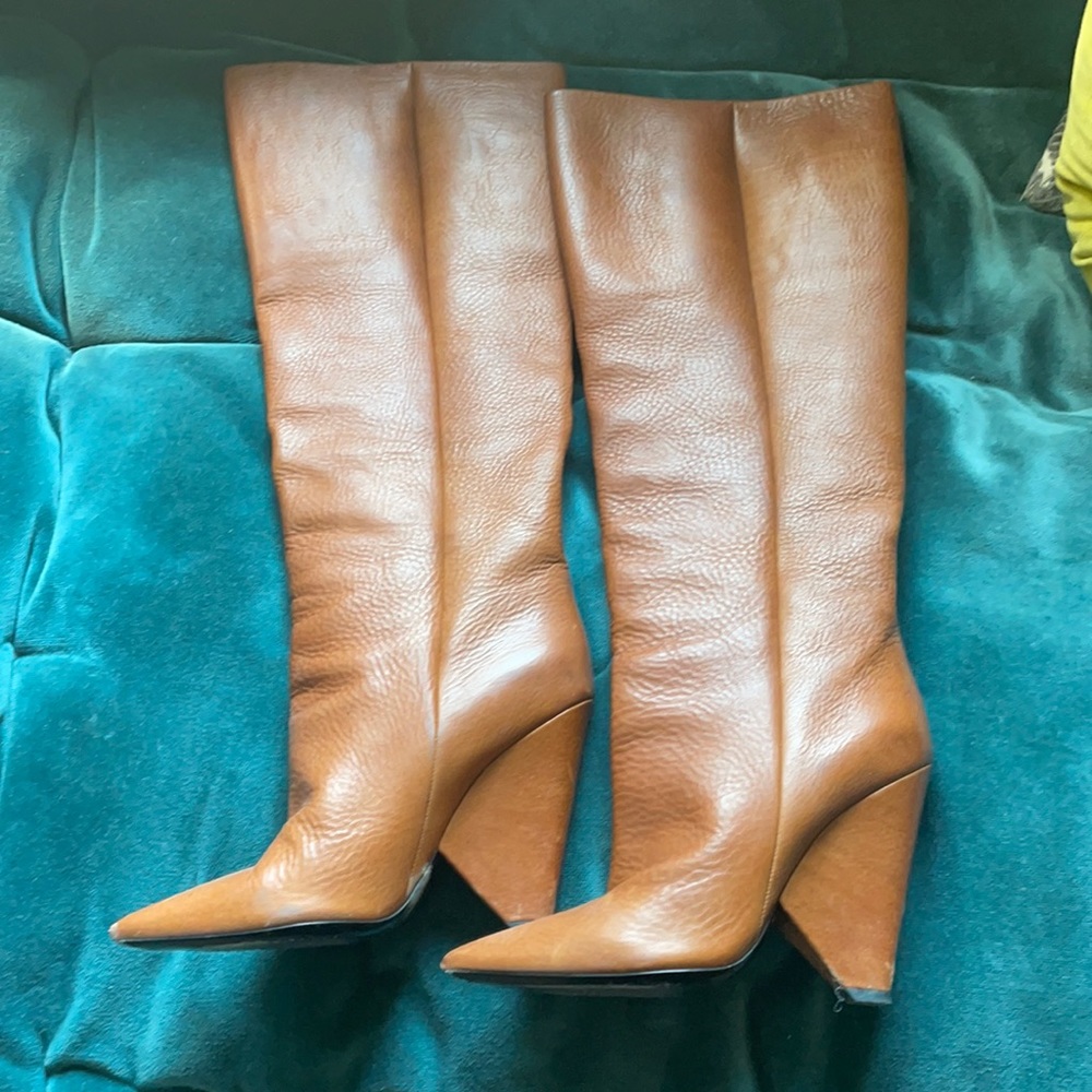 Yves Saint Laurent Niki tall boots